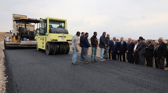 Vali Dr. Önder Bozkurt, Kılıç Köyü'nde KÖYDES asfalt çalışmalarını inceledi