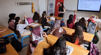 Akdeniz Belediyesi kız çocukları ve anneleri psikososyal açıdan güçlendirmeyi amaçlıyor