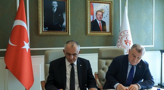 Bakan Bak, KKTC'li mevkidaşıyla Lefkoşa ve Girne'de öğrenci yurdu protokolü imzaladı