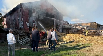 Beypazarı'nda Enver Ünlü'ye ait samanlıkta çıkan yangın maddi zarara yol açtı
