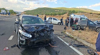 Bingöl'de iki otomobil çarpıştı, Yeni Sancak Çevre Yolu'nda 3 kişi yaralandı