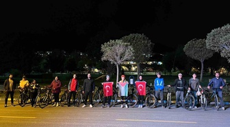 Bitlis Tatvan'da Run Club ve Van Gölü Aktivistleri Derneği Gazze için pedal çevirdi