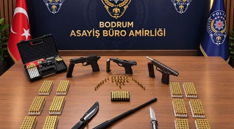Bodrum'da 3 ruhsatsız tabanca ele geçirildi, 2 şüpheli gözaltına alındı.