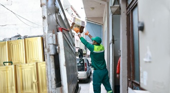 Bursa Osmangazi'de ruhsatsız depodaki yaklaşık 6,5 ton gıda imha edildi