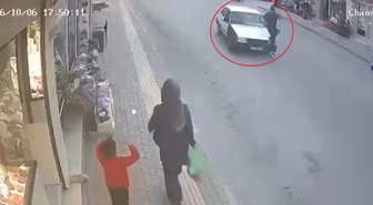 Bursa Yıldırım'da otomobilin çarptığı yaya hafif yaralandı, yan aynaya tutundu