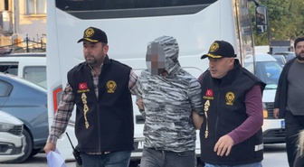 Eskişehir'de arkadaşını bıçaklayarak öldüren şüpheli adliyeye sevk edildi