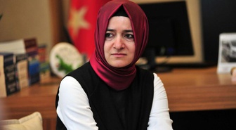 Fatma Betül Sayan Kaya'ya bir darbe de ünlü oyuncudan
