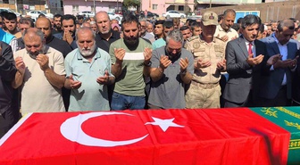 Girne açıklarında batan gemide ölen Mahmut Demir, Hatay Reyhanlı'da toprağa verildi