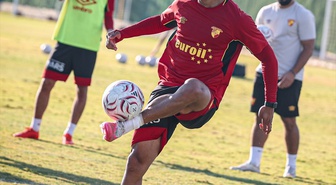 Göztepe, Eyüpspor deplasmanı öncesi çalışmalarını Stoilov yönetiminde sürdürdü