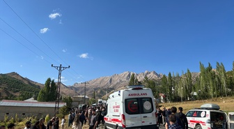 Hakkari Şemdinli'de otomobil ile kamyonet çarpıştı; 1 çocuk öldü, 7 kişi yaralandı