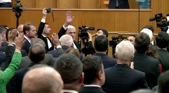 İYİ Parti Grup Toplantısı.... Dervişoğlu'ndan fon krizi sorusu: 'Erdoğan bütün bunlardan habersiz midir?'