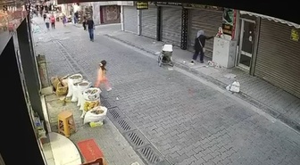 İzmir Karşıyaka'da trafoda unutulan gümüş takı poşetini kadın alıp götürdü