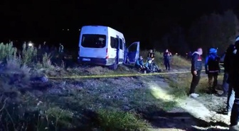 Kayseri'de iki işçi servisi kepçeye çarptı! Şoför hayatını kaybetti, 15 yaralı var