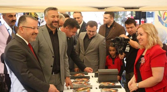 KBÜFEST'te 81 ilden öğrenciler kültürlerini tanıttı, Rektör sosyal vatanı anlattı