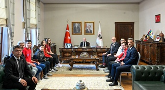 Kırklareli Valisi Turan, Amatör Spor Haftası'nda sporcuları kabul etti