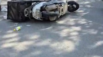 Konya Akşehir'de motosiklet sürücüsü minibüsle çarpışıp hayatını kaybetti.