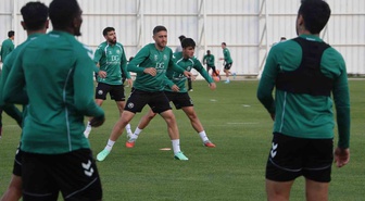 Konyaspor Teknik Direktörü İlhan Palut, hakemlerde özgüven yitimi olmamasını umdu