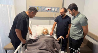 Marmaris Devlet Hastanesi'nde 93 yaşındaki hasta başarıyla katarakt ameliyatı geçirdi