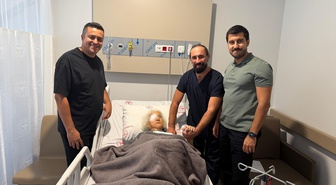 Marmaris'te 93 yaşındaki hasta katarakt ameliyatıyla sağlığına kavuştu