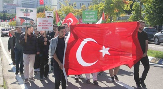 ODÜ'de öğrenciler ve STK üyeleri Filistin ve Doğu Türkistan için yürüdü