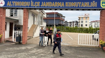 Ordu'da ziynet eşyası ve 40 bin lira çalan 2 şüpheli tutuklandı