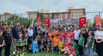 Osmaniye Kadirli'de 19 okul takımının katıldığı futbol turnuvası tamamlandı