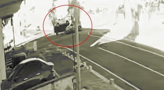 Tekirdağ Çorlu'da otomobille çarpışan taksi takla attı, şoför hastaneye kaldırıldı