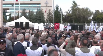 YENİ Partili Günaydın AYM önünde eylemde 'Türkiye'yi sansürle susturamazsınız' dedi