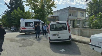 Adıyaman'da motosiklet ile kamyonet çarpıştı, 2 kişi hastaneye kaldırıldı