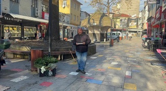 Alaplılı engelli ayakkabı boyacısı, hayvanlara duyarlılığıyla Ankara'da ödül aldı