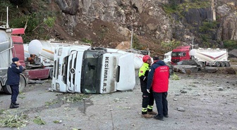 Artvin Hopa'daki tır parkında heyelanda 1 kişi hayatını kaybetti
