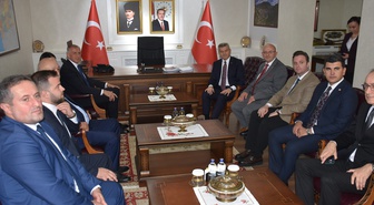 Artvin Valisi Ergün, Acara Hükümet Başkanı Pataradze ile Sarp Sınır Kapısı'nı ele aldı