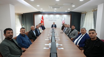 BBP Genel Başkanı Destici, 12 İmamlar Alevi-Bektaşi Derneği heyetini kabul etti