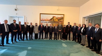 Bekir Bozdağ, sağlık sebebiyle istifa sonrası AK Parti grup toplantısına katıldı