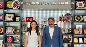 Bilek güreşinde derece yapan Eskişehirli öğrenci Şampiyonlar Kampı'na katılacak