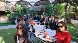 Bülent Orçin'in yönettiği komedi filmi Karışık İşler'in çekimleri İzmir'de başladı