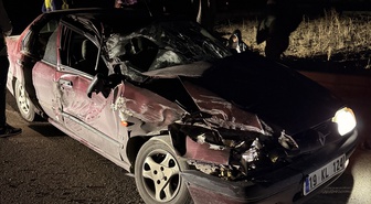 Çorum Dodurga'da otomobil ile traktör çarpıştı, 2 yaralı hastaneye kaldırıldı