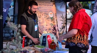 Didim'de 8. Zeytin Festivali zeytinyağı tadımıyla dünya rekoru hedefiyle başladı