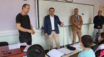 Elazığ'ın Keban Kaymakamı Onur, Fevzi Çakmak İlkokulunda öğrencilerle buluştu