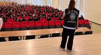 Erzincan'da polis, 270 öğrenci ve öğretmene suçtan korunma yollarını anlattı