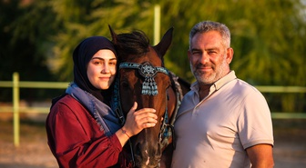 Hayvanlardan çok korkuyordu, şimdi binicilik eğitmeni! Gaziantep'te baba-kızın at tutkusu