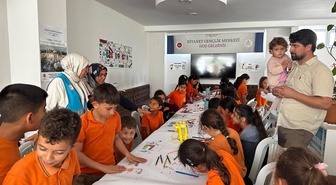 Gazipaşa'da çocuklar Gazze'deki yaşıtları için barış ve umut resimleri çizdi