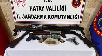 Hatay Antakya'da kurusıkı tabancaları ateşli silaha çeviren zanlı gözaltına alındı