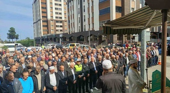 İstanbul Yeşilköy'de motosiklet kazasında ölen genç Trabzon Beşikdüzü'nde defnedildi