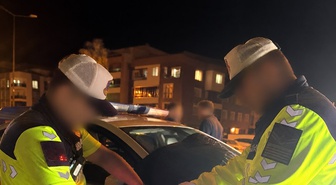 İzmir Aliağa'da jandarma operasyonunda 10 yıl cezası kesinleşmiş firari yakalandı