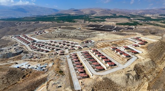 Malatya'da deprem konutlarının hak sahiplerine teslimi devam ediyor