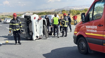 Nevşehir'de kamyonetle çarpışan otomobil devrildi, yaşlı çift öldü, 1 kişi yaralandı