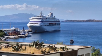 Palau bayraklı kruvaziyer Astoria Grande, 447 yolcuyla Bodrum Limanı'na bağlandı