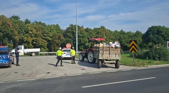 Samsun Bafra'da traktörle çarpışan motosiklet sürücüsü yaralanıp hastaneye kaldırıldı
