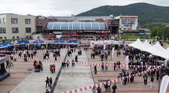 Samsun'da polis, OMÜ'ye yeni kayıtlı 3 bin 250 öğrenciye güvenlik eğitimi verdi